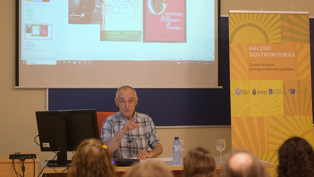 Antón Santamarina: “A recompilación do noso cancioneiro case lles debe tanto, mesmo máis, ás persoas de fóra de Galicia cás locais”